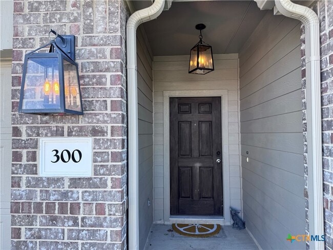 Building Photo - 300 Colthorpe Ln