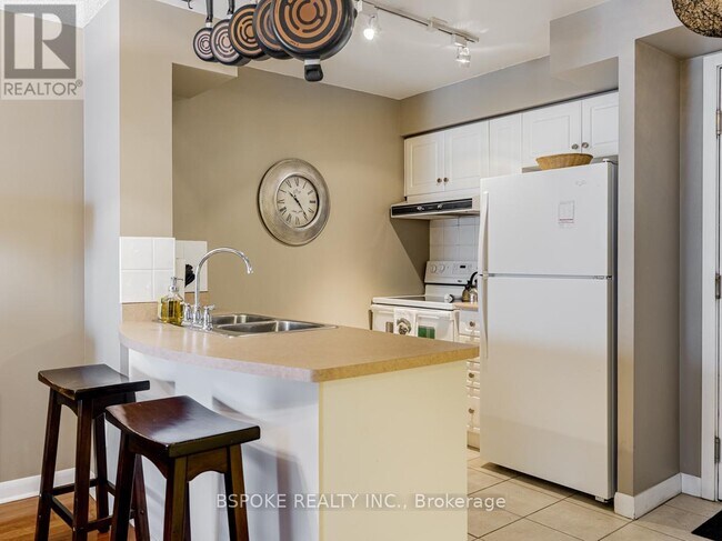 Photo du bâtiment - 323 Richmond St E