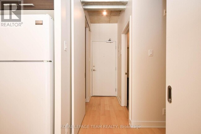 Building Photo - 349 McLeod St