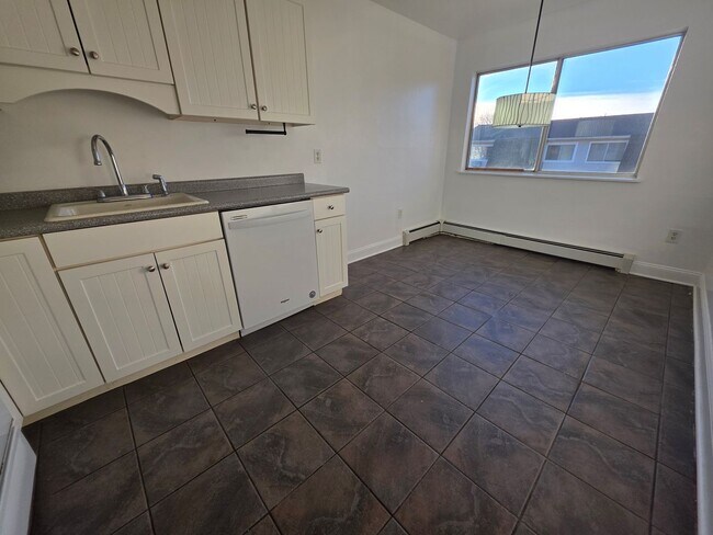 Foto del edificio - Bright 1 Bedroom Home - Poughkeepsie, NY