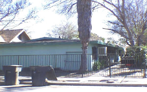 Foto del edificio - 669 Magnolia Ave
