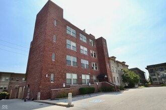 Building Photo - 2105 N Meridian St