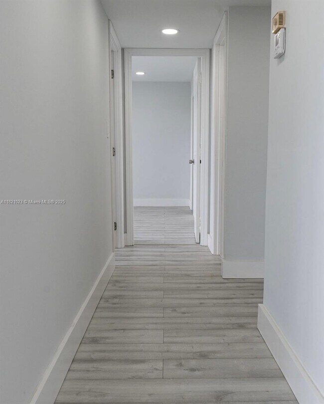 Foto del edificio - 4174 Inverrary Dr