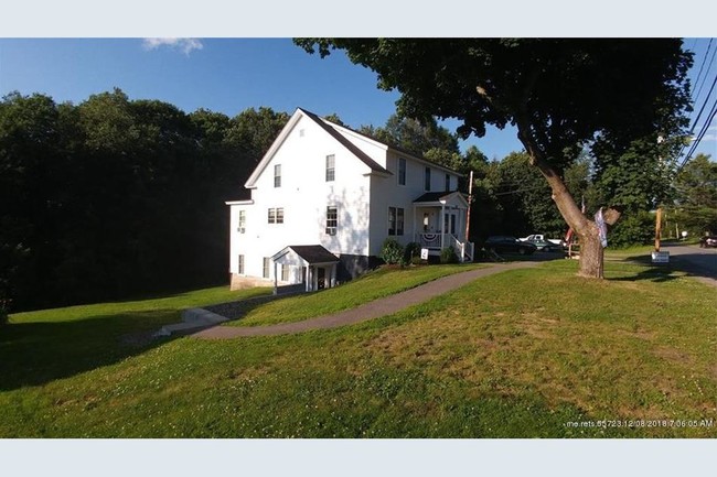 Building Photo - 482 Essex St