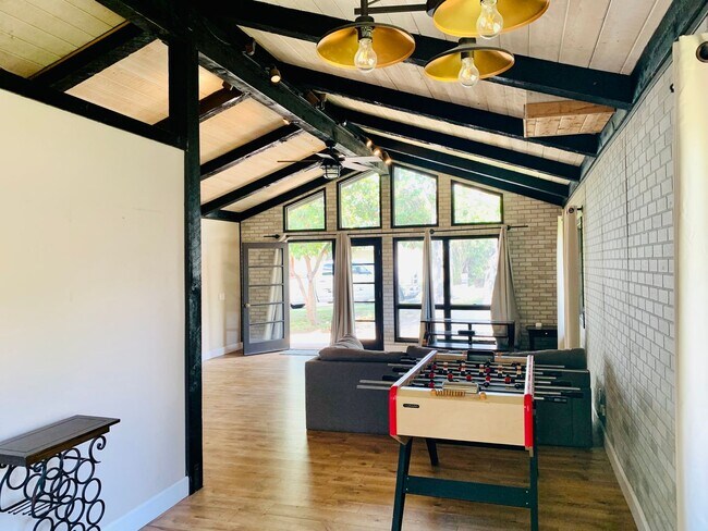 Foto del edificio - Studio for rent in South Temecula all util...