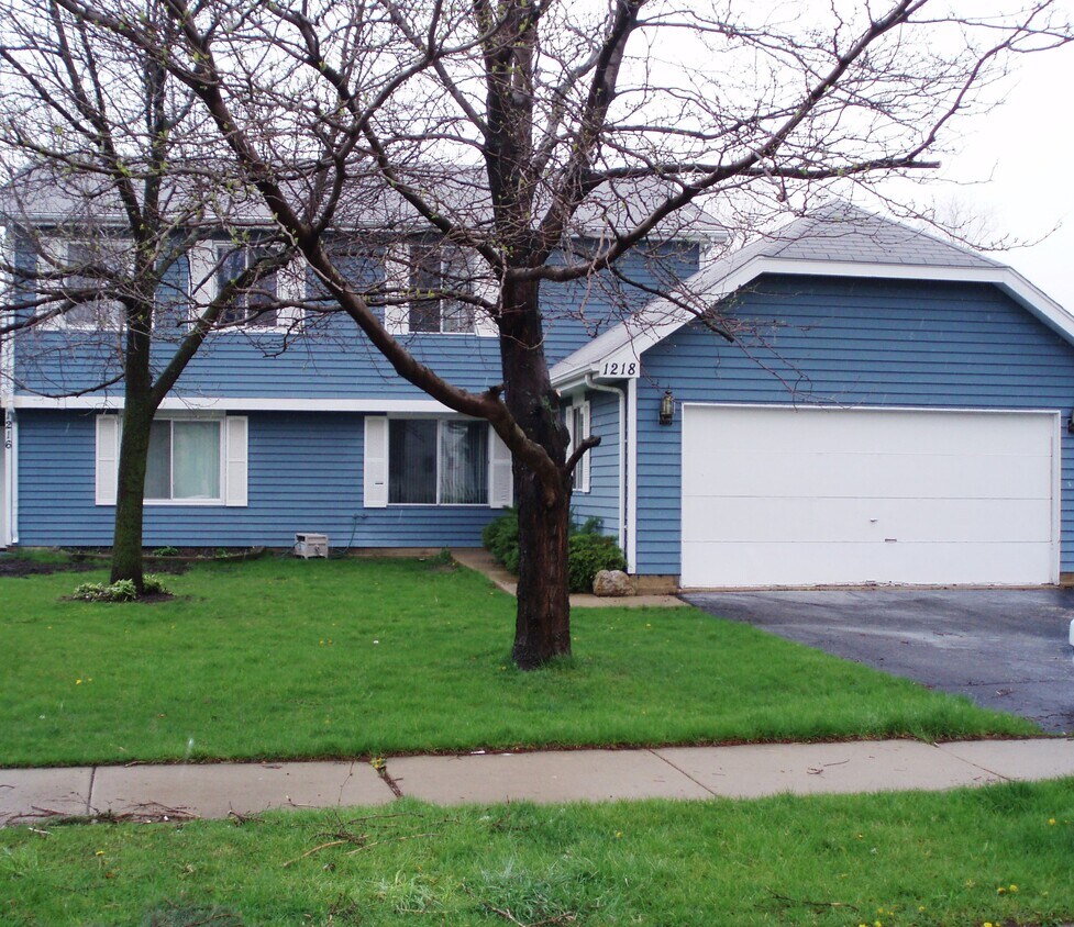1218 Andover Cir, Aurora, IL 60504 Townhome Rentals in Aurora IL