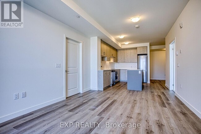 Building Photo - 461 Green Rd