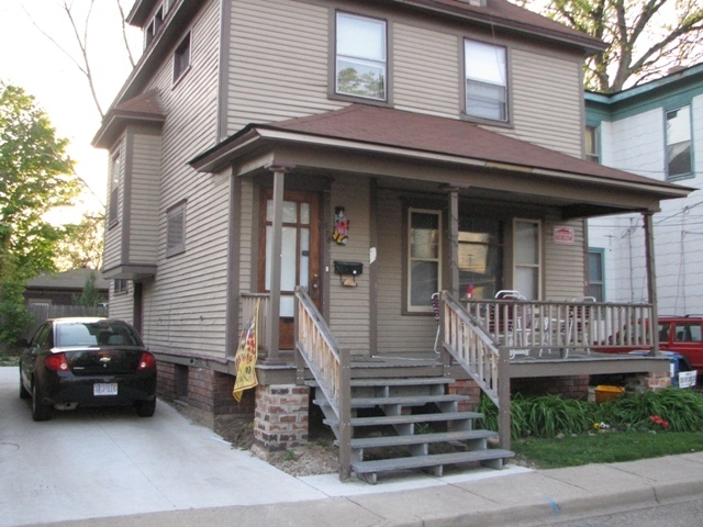 Foto del edificio - 3 Bedroom House in the Vine Neighborhood