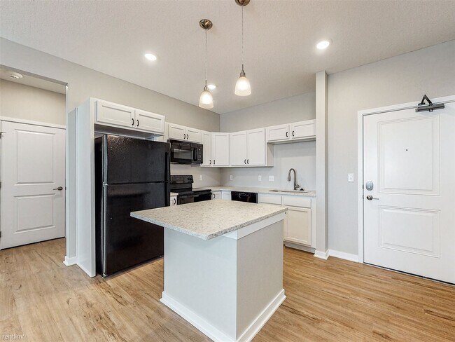 Building Photo - 2 br, 2 bath Condo - Liberty Landing