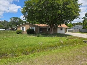 Building Photo - 411 Forest Hill Dr