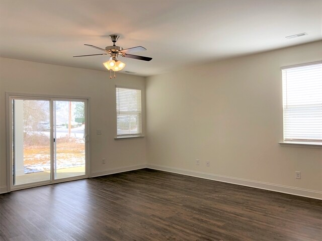 Foto del edificio - 160 Gregory Dr