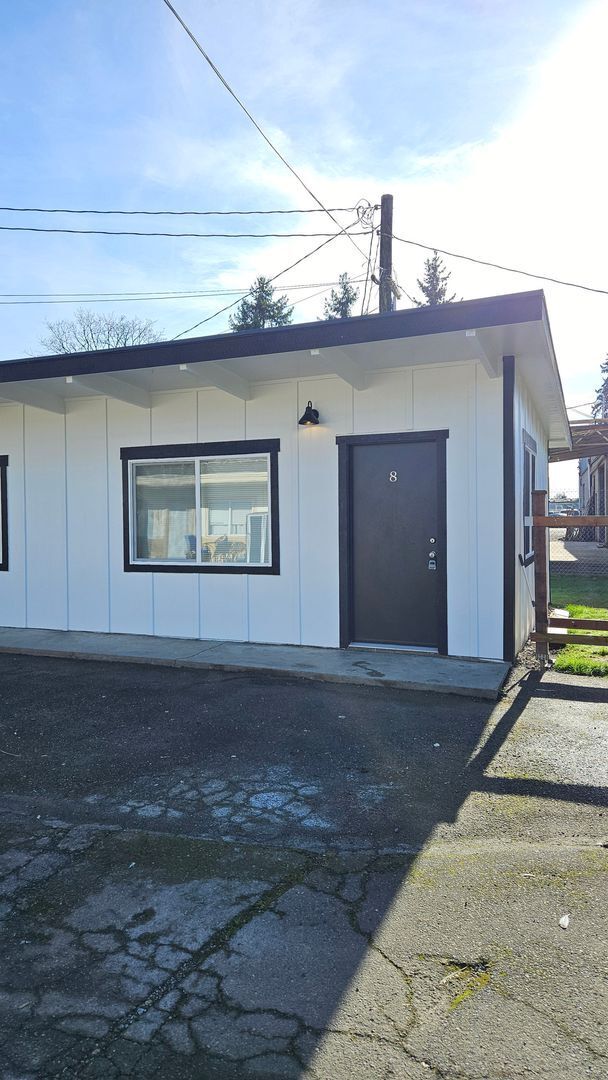 Foto del edificio - Parkland Cozy Studio ~on site laundry & parking