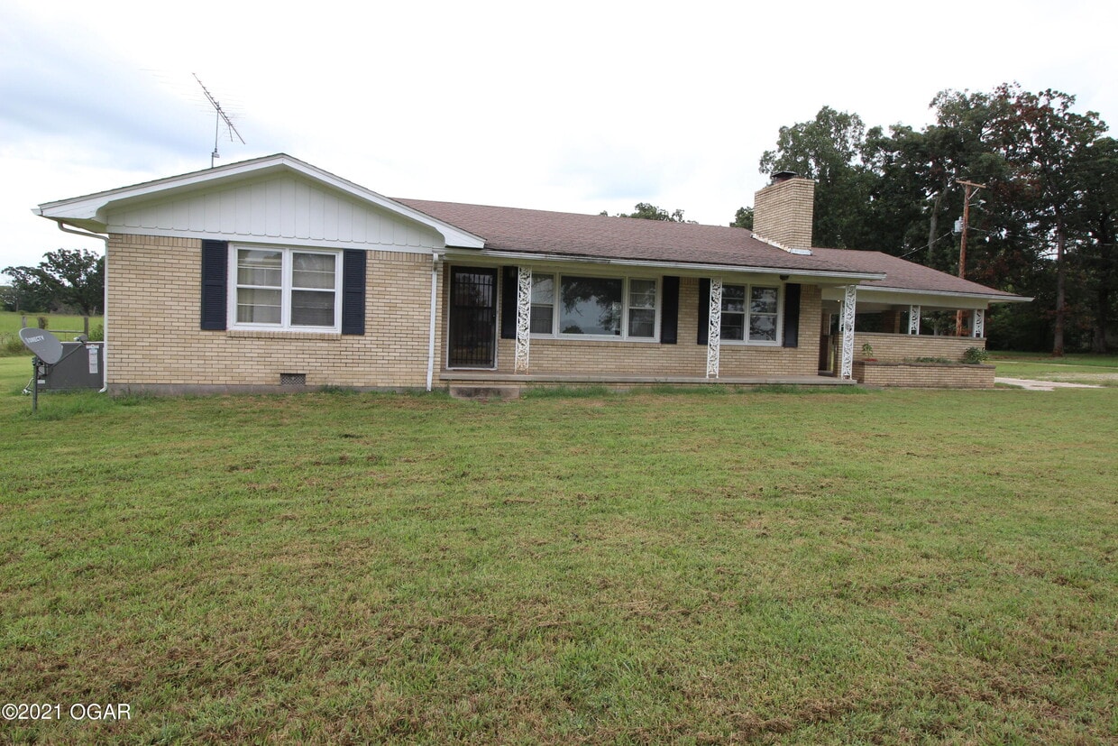 10309 Gateway Dr, Neosho, MO 64850 Condo for Rent in Neosho, MO