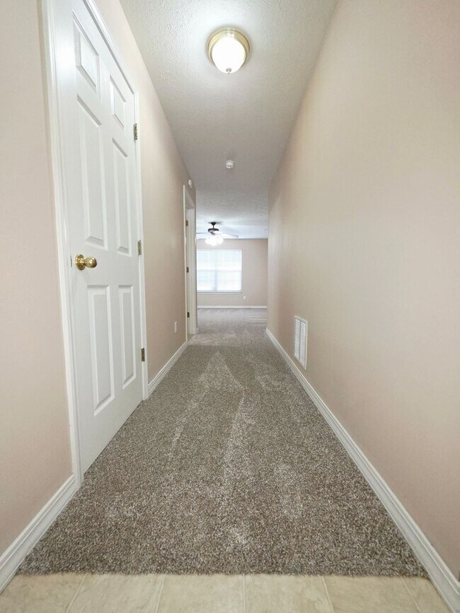 Foto del edificio - 2 bdrm duplex