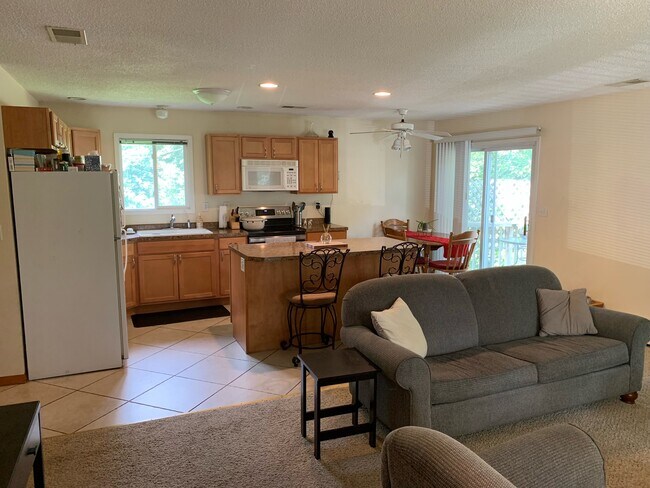 Building Photo - 10700 11th Ave N