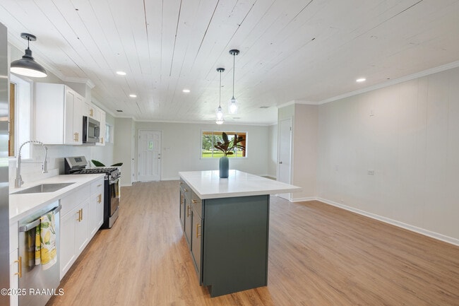 Building Photo - 17639 Pelican Rd