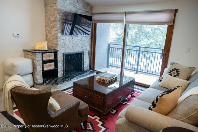 Foto del edificio - 700 S Monarch St