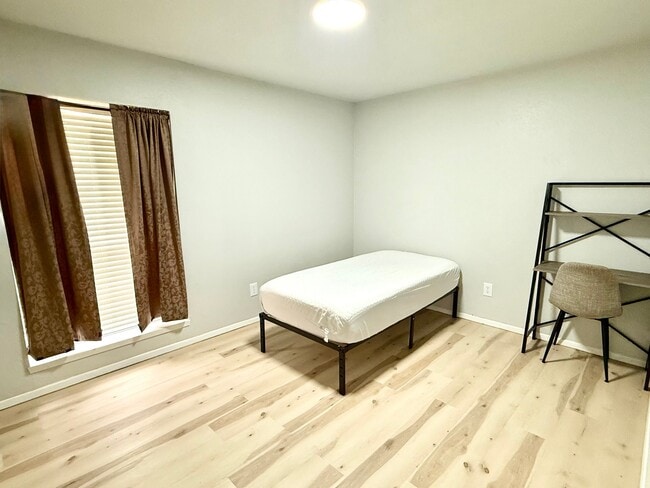 Photo - 2407 Ventura Dr Townhome