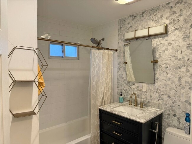 Foto del edificio - 207-03 34th Ave