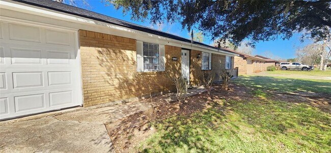 Foto del edificio - 207 Larkspur St