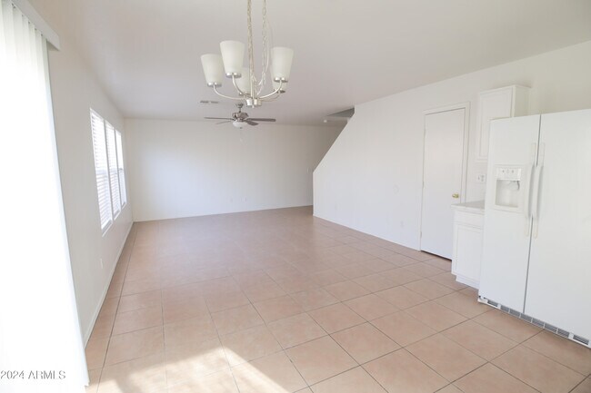 Building Photo - 1547 S Danielson Way
