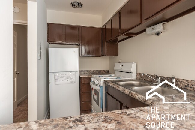 Foto del edificio - 5917 N Kenmore Ave