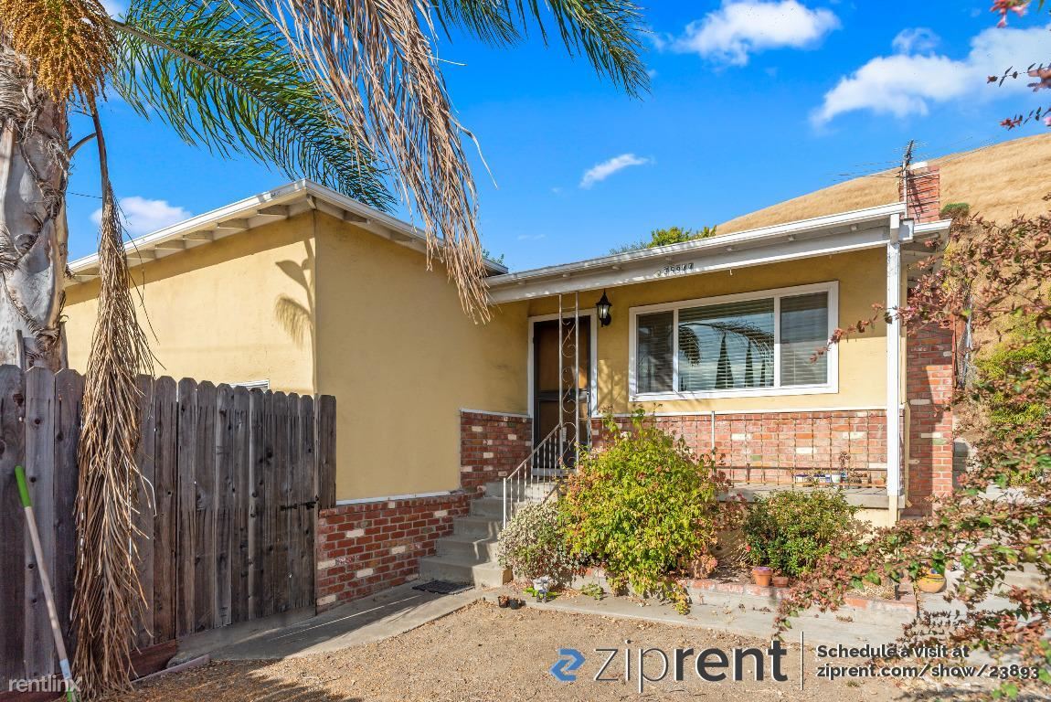 Primary Photo - 3 br, 2 bath House - 35944 Mission Bouleva...