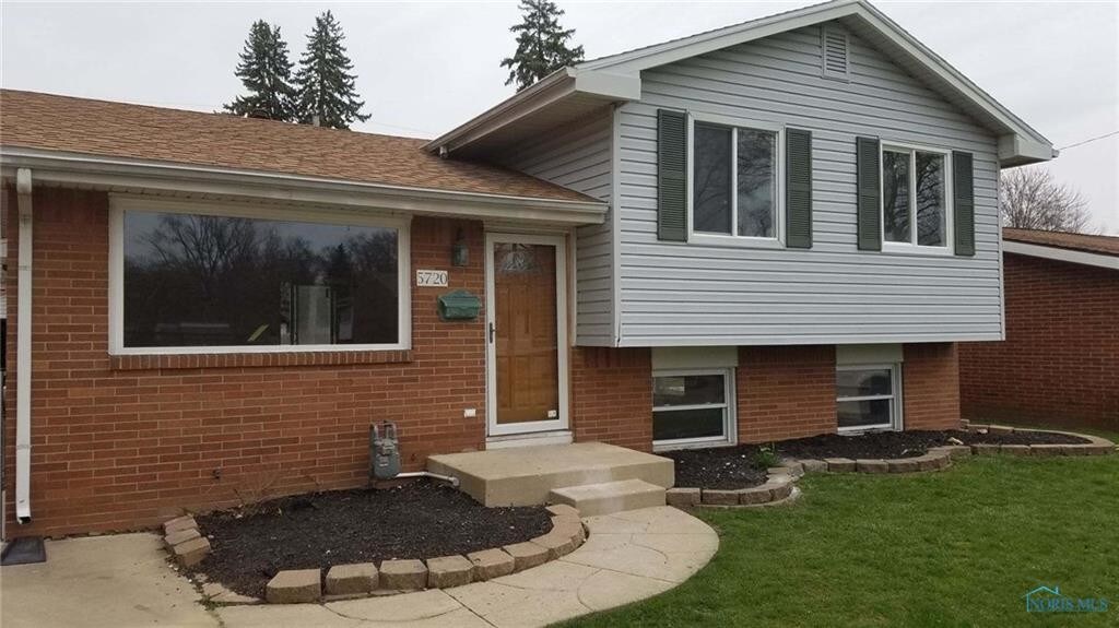 Foto principal - 5720 Winona Dr