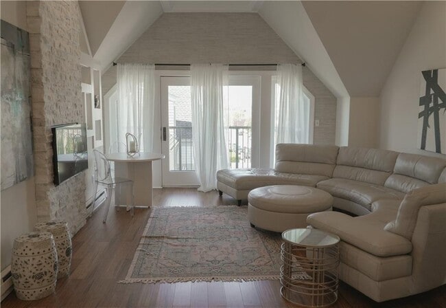 Foto del edificio - 580 Thames St