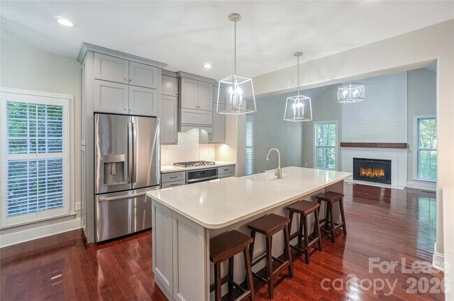 Foto del edificio - 181 Streamside Pl