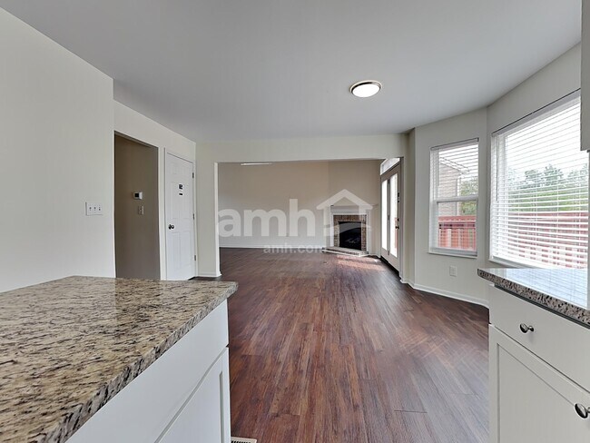 Foto del edificio - 2831 Coachlight Ln