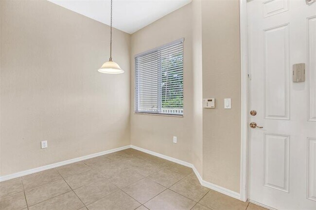 Foto del edificio - 3600 Oaks Clubhouse Dr