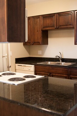 Primary Photo - 7092 S Highland Dr