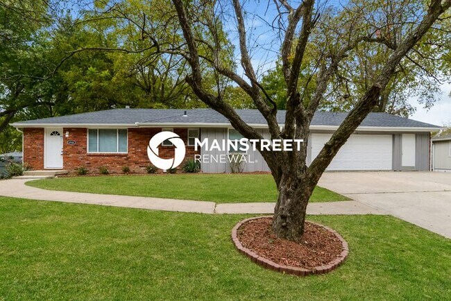 Foto del edificio - 4 Bedroom Pet-Friendly Home in KANSAS CITY, MO with Main Street Renewal