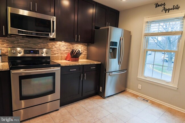 Building Photo - 8609 Dellway Ln