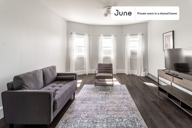 Foto del edificio - Room in Shared 4 bed/1.5 bath home