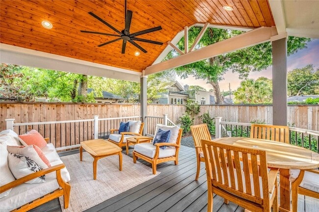 Photo - 808 Woodrow St House