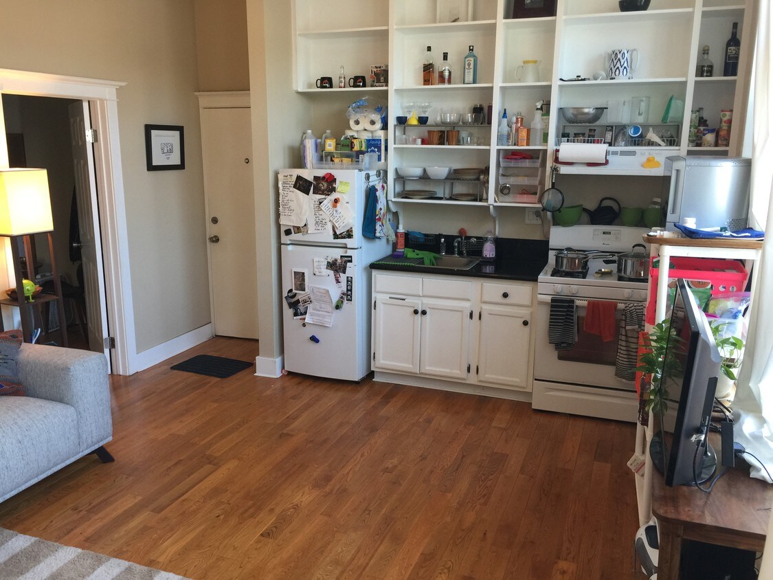 Foto principal - 4440 Burns Ave