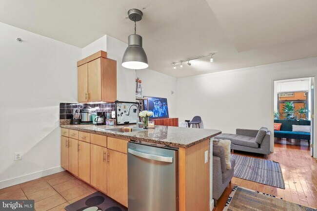 Foto del edificio - 616 E Street NW Unit 1007