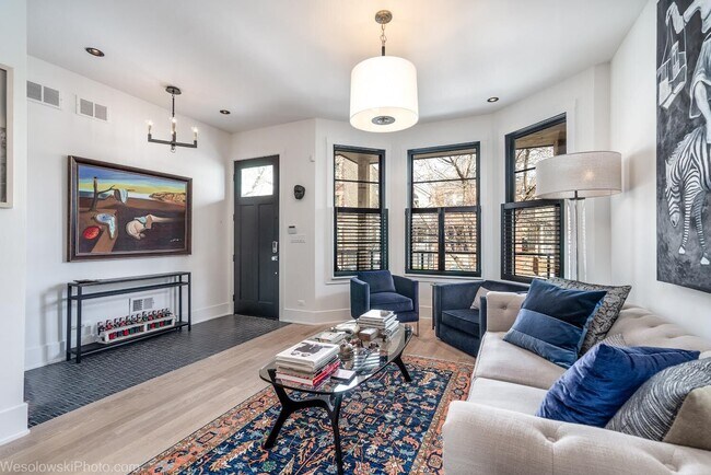 Foto del edificio - 2041 W Cuyler Ave