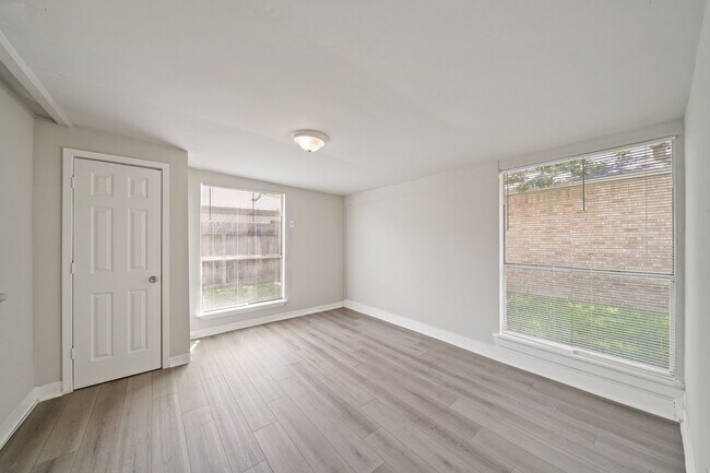 Foto del edificio - 7223 Caddo Lake Ln
