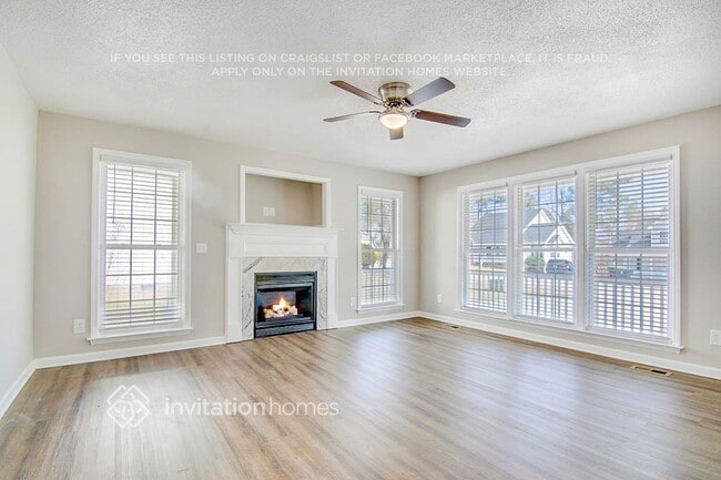 Building Photo - 201 Zircon Ln