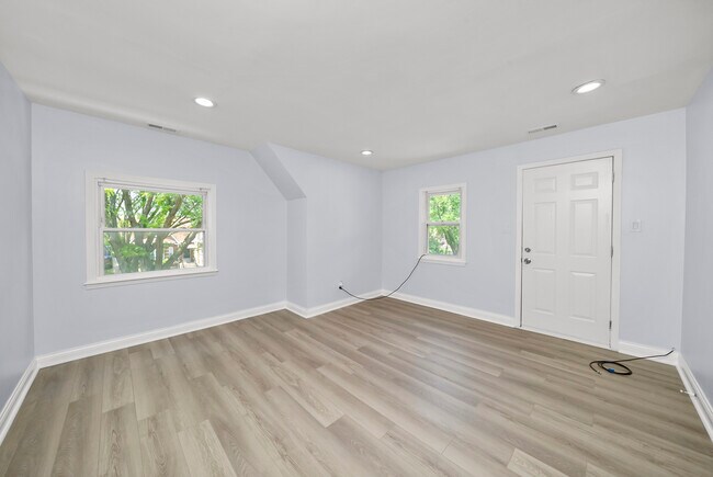 Foto del edificio - 3055 N Nordica Ave