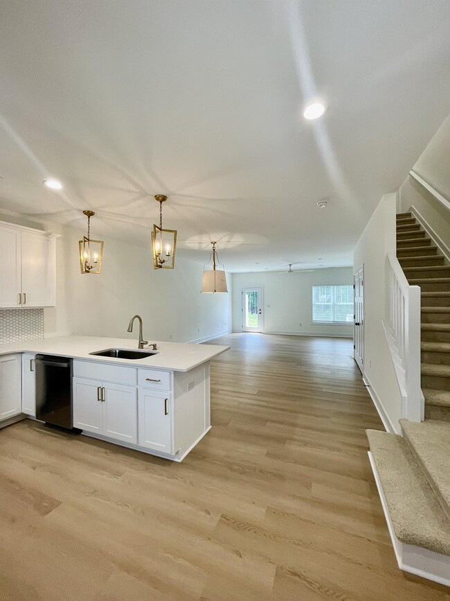 Building Photo - 556 Leesville Rd
