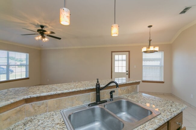 Foto del edificio - 16131/16133 Rolling Meadows Dr.