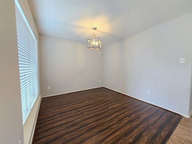 Foto del edificio - 1423 Stone Bluff Dr