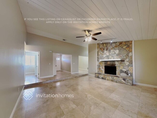 Foto del edificio - 648 Heather Brite Cir