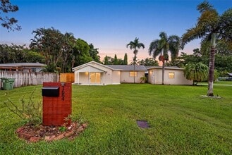 Building Photo - 1664 SW 28th Ave