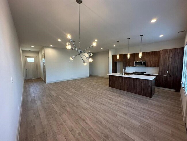 Building Photo - 6804 Troya Ln