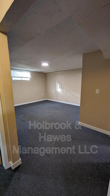 Building Photo - 400 Alpert Ave
